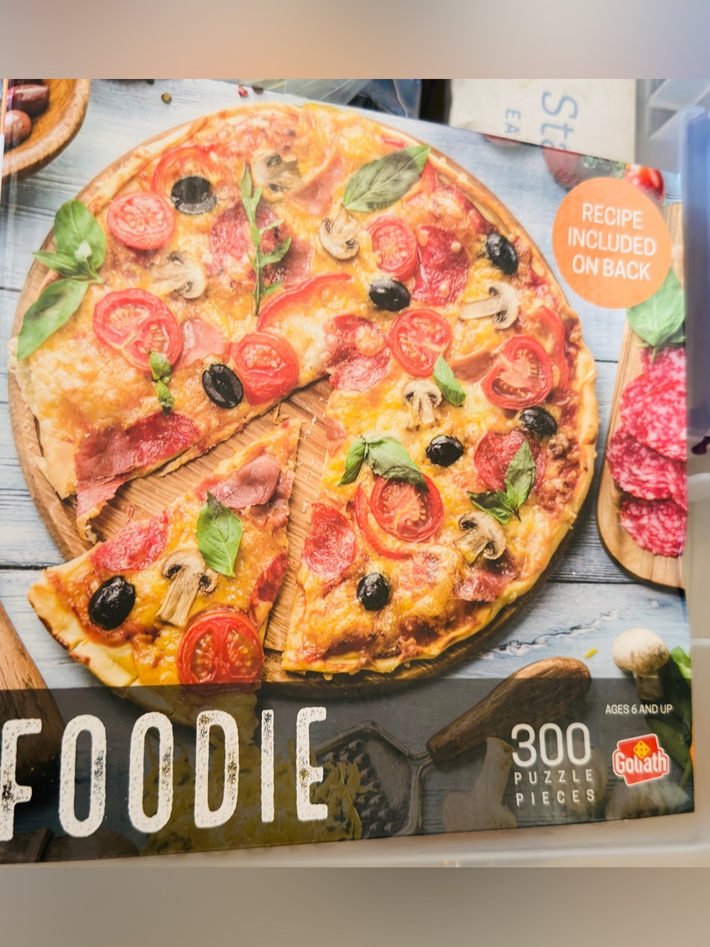 Foodie Pizza 300-Piece Puzzle - Colorful Red & Green Design
